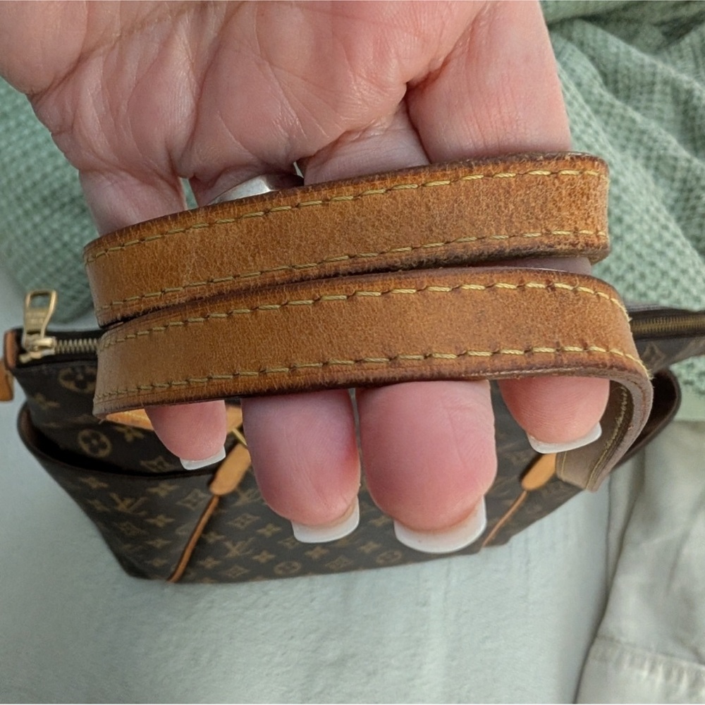 Louis Vuitton Totally Monogram Tote COA - Picture 6 of 16